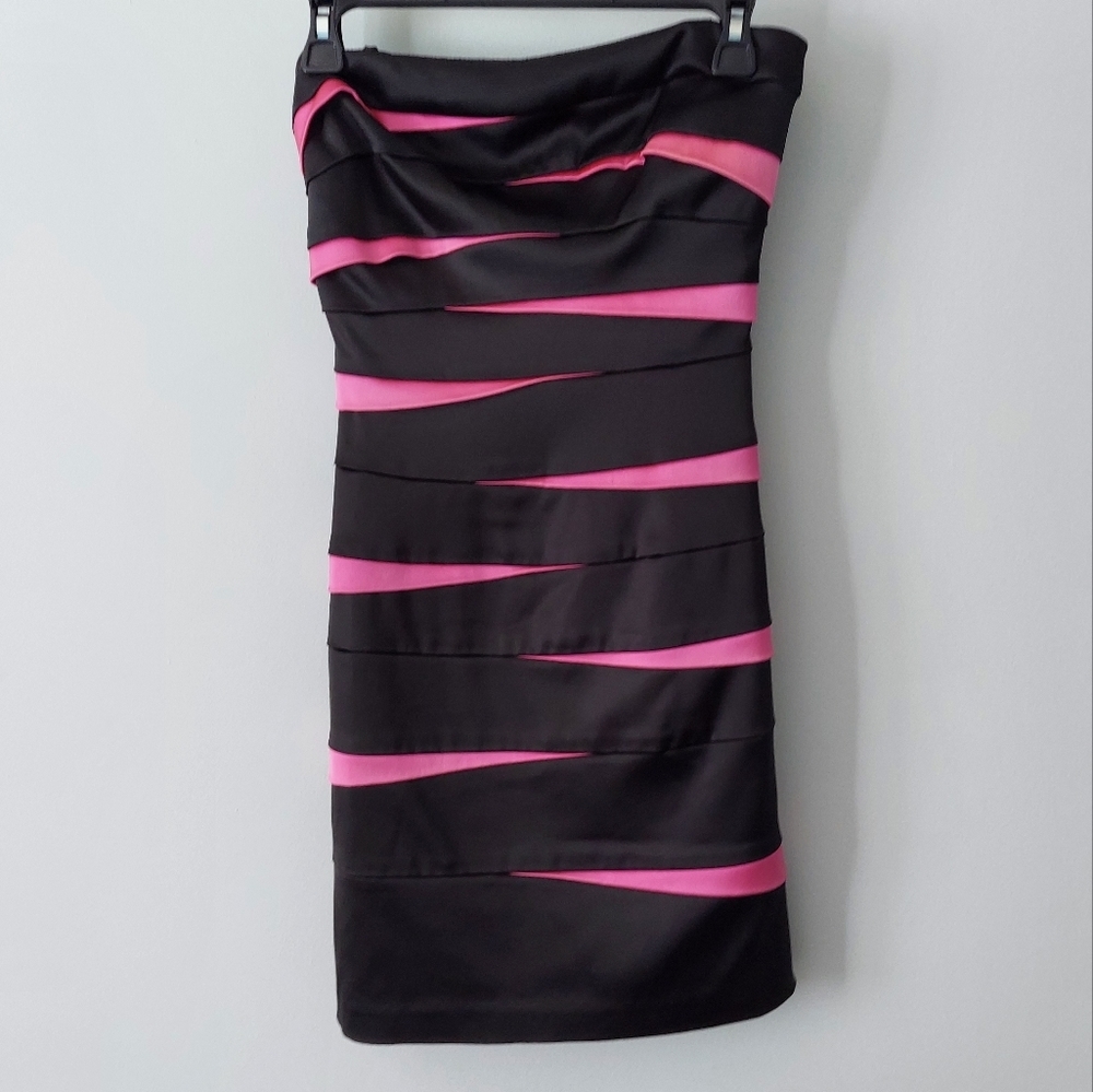 Betsy & Adam Strapless Cocktail Dress